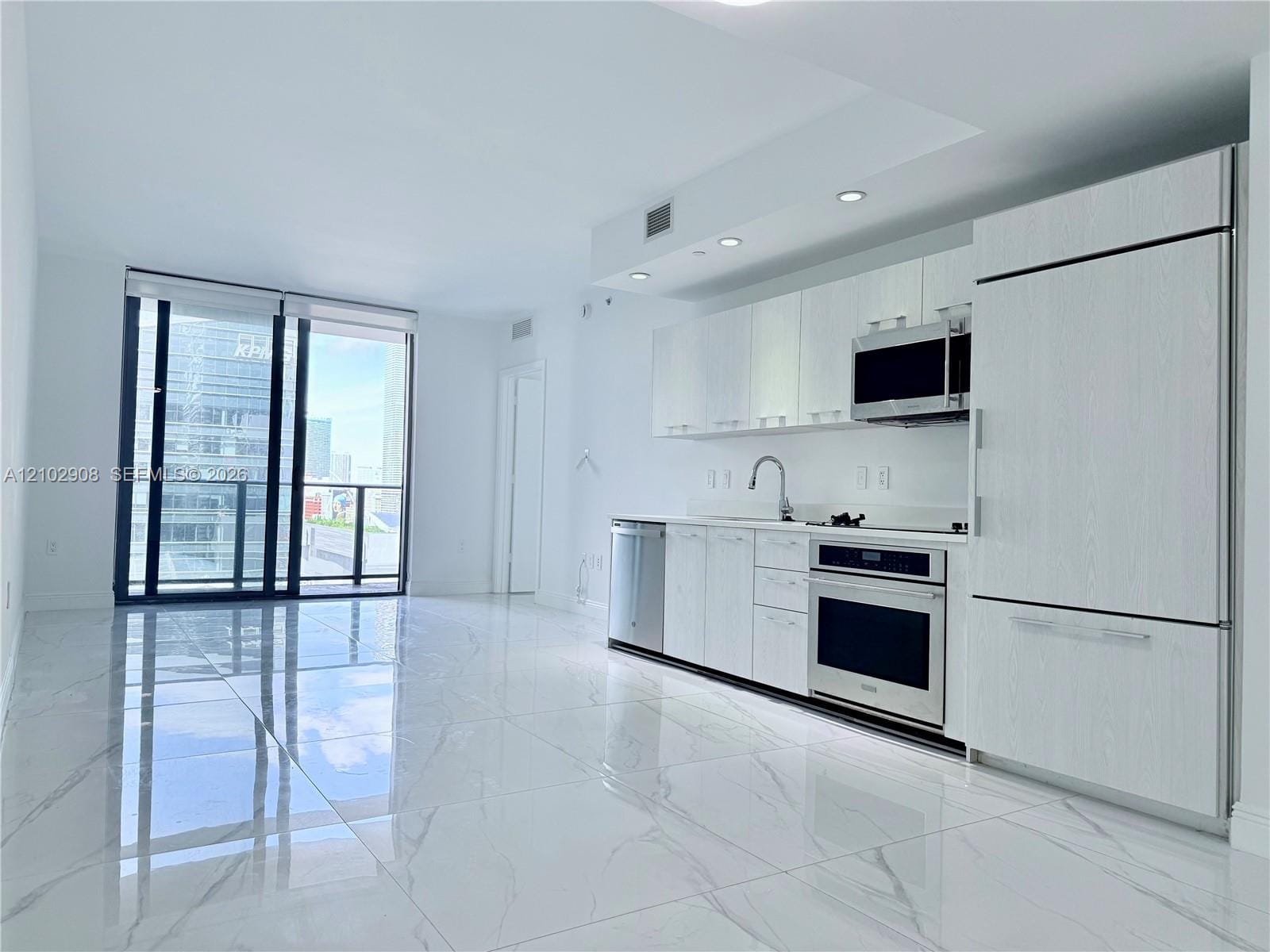 45 SW 9th Street 1209, Miami, FL 33130 photo 2