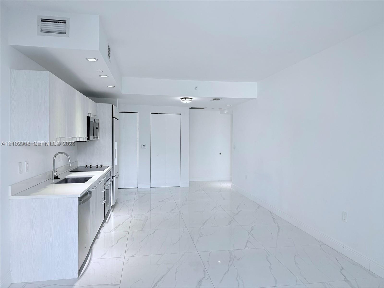 45 SW 9th Street 1209, Miami, FL 33130 photo 3