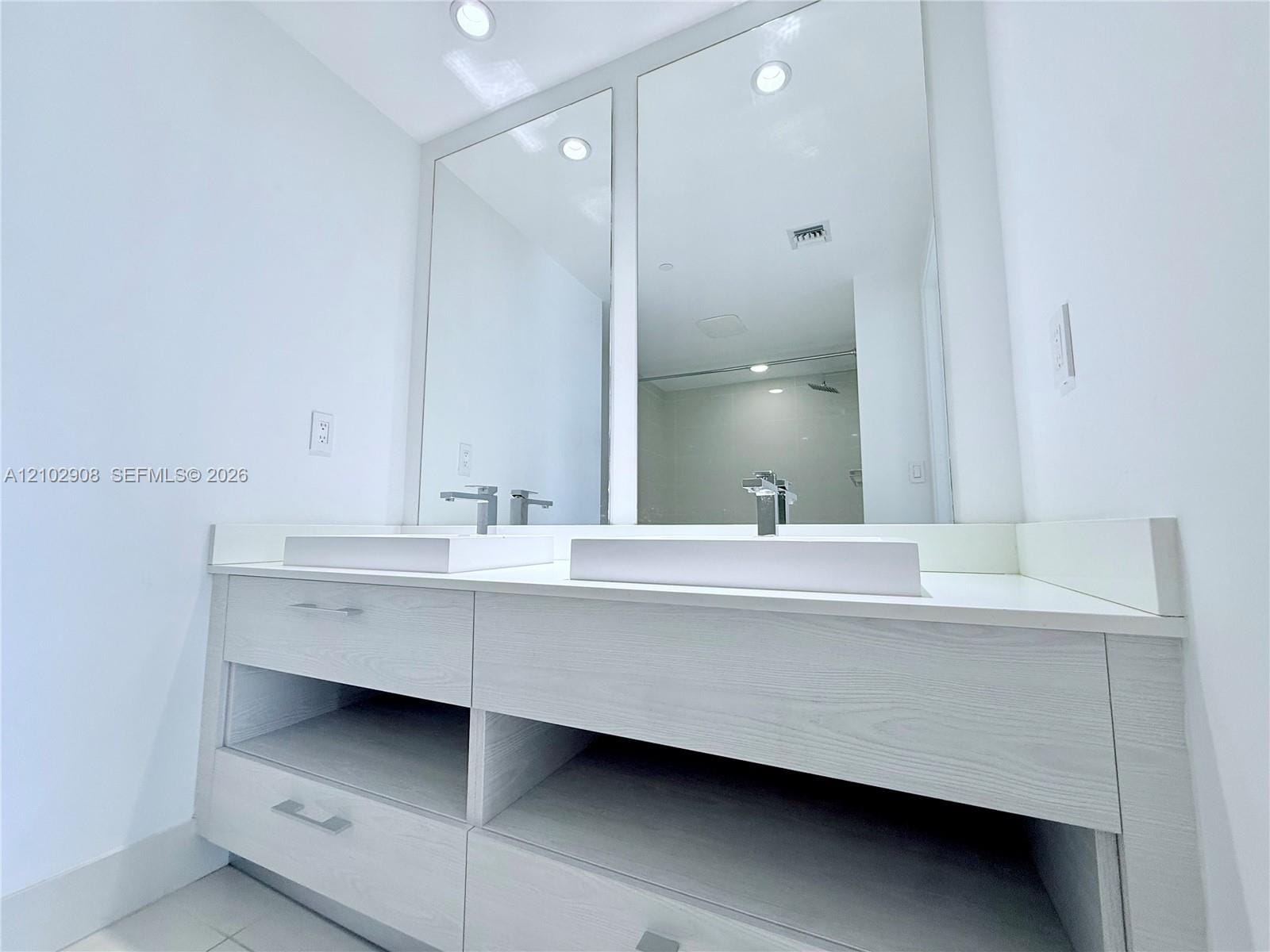 45 SW 9th Street 1209, Miami, FL 33130 photo 8