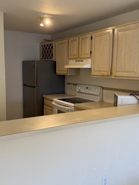 1825 PALM COVE Boulevard 7-309, Delray Beach, FL 33445 photo 4