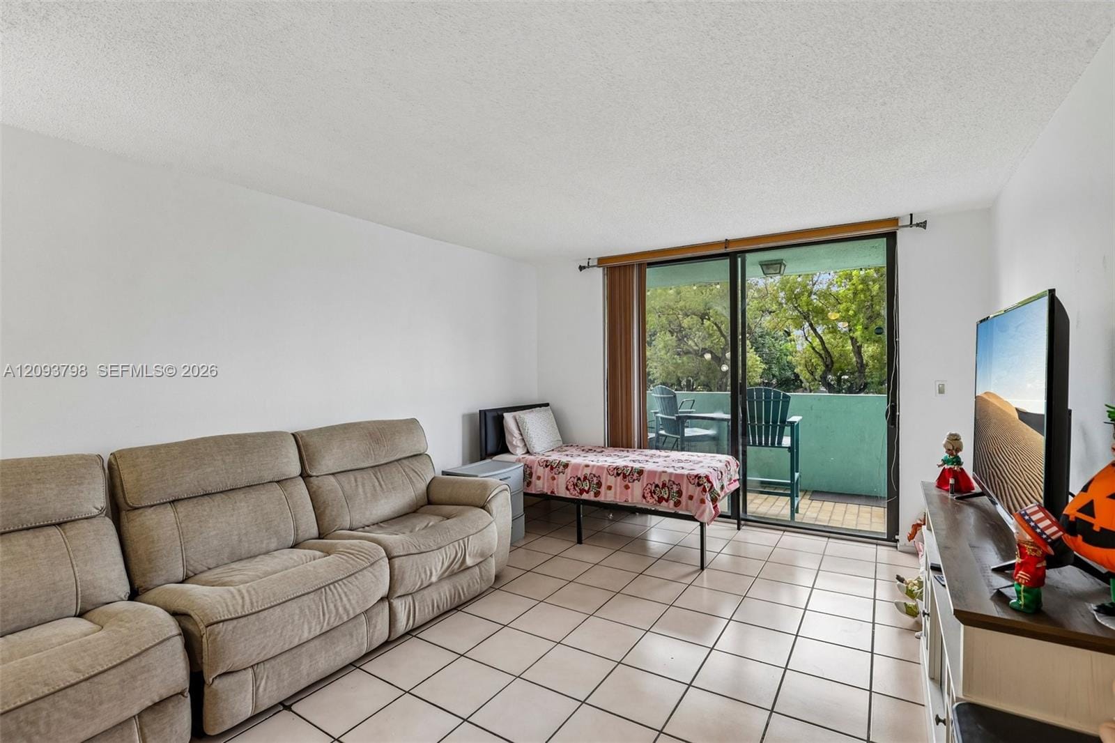 1825 W 44th Place 208 — photo 11