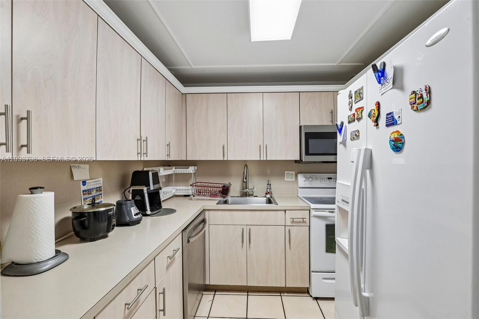 1825 W 44th Place 208, Hialeah, FL 33012 photo 15