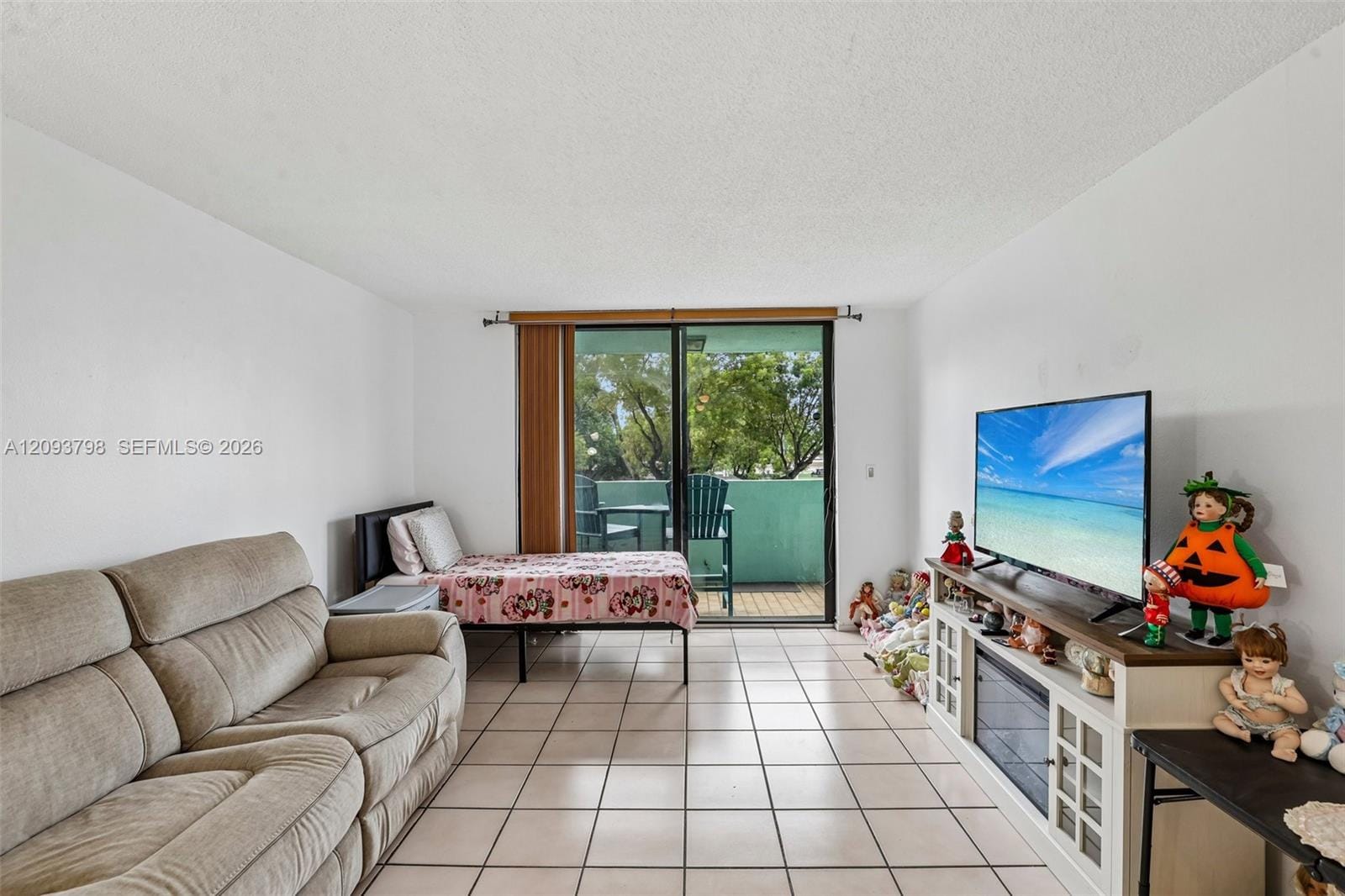 1825 W 44th Place 208 — photo 9
