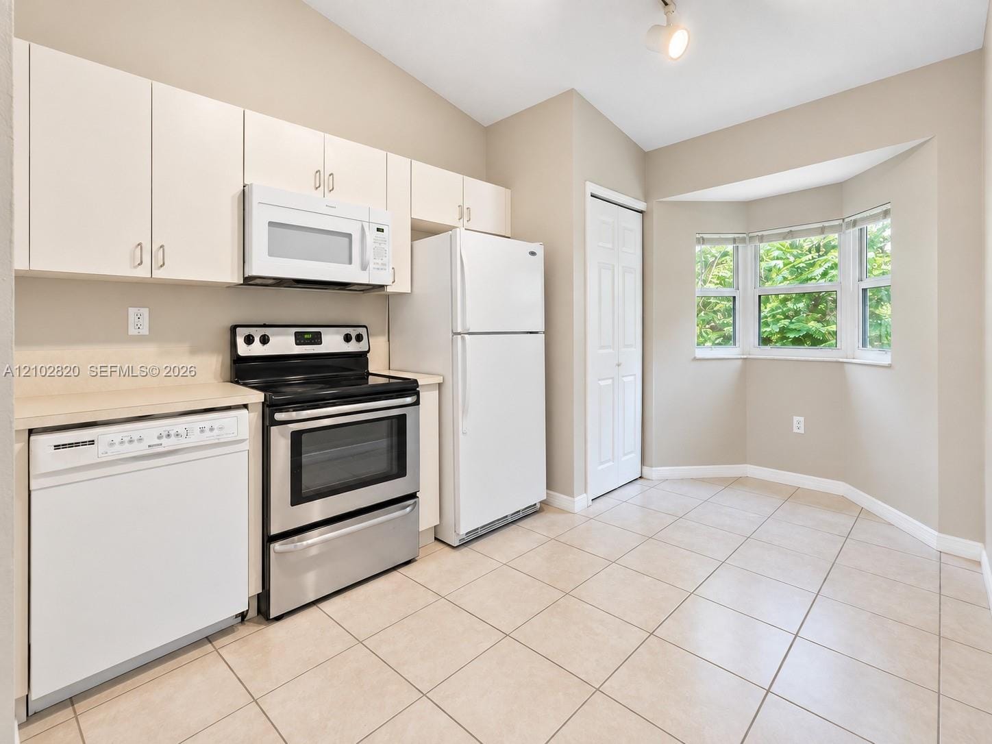 970 NE 34th Avenue 203 — photo 3