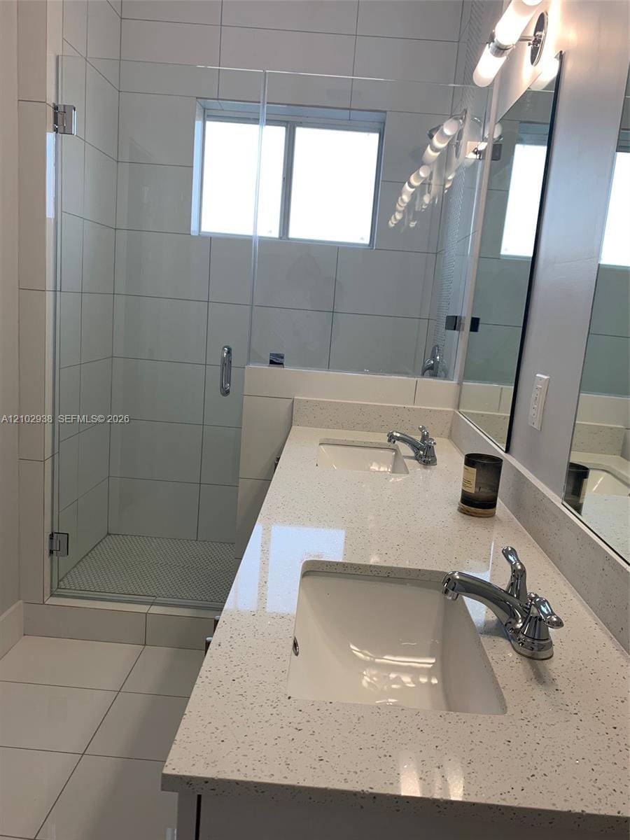 801 E 28th Street 801 — photo 12