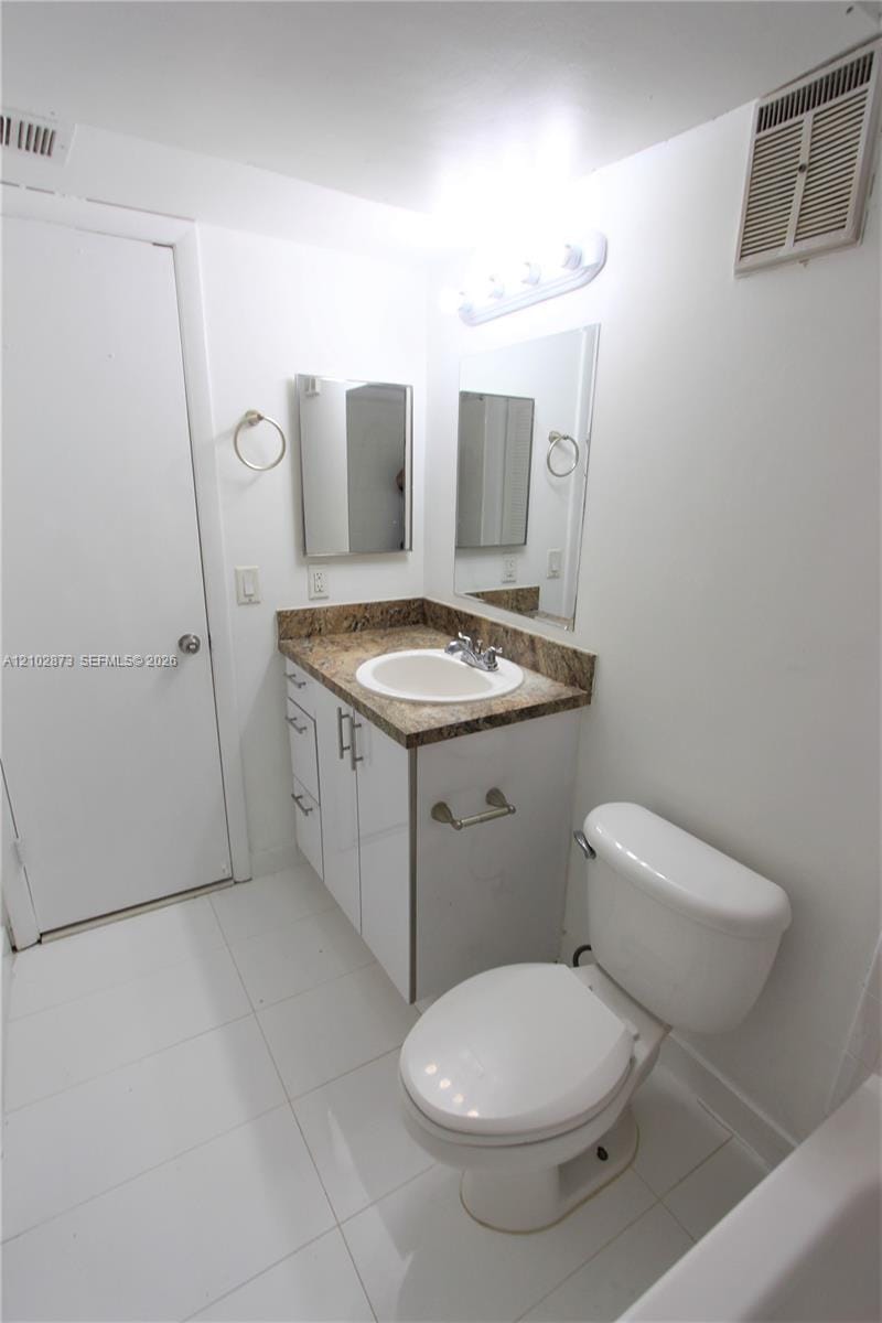 17485 NW 67th Court M-21, Hialeah, FL 33015 photo 15