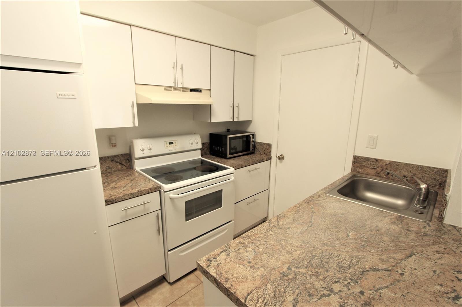 17485 NW 67th Court M-21, Hialeah, FL 33015 photo 5