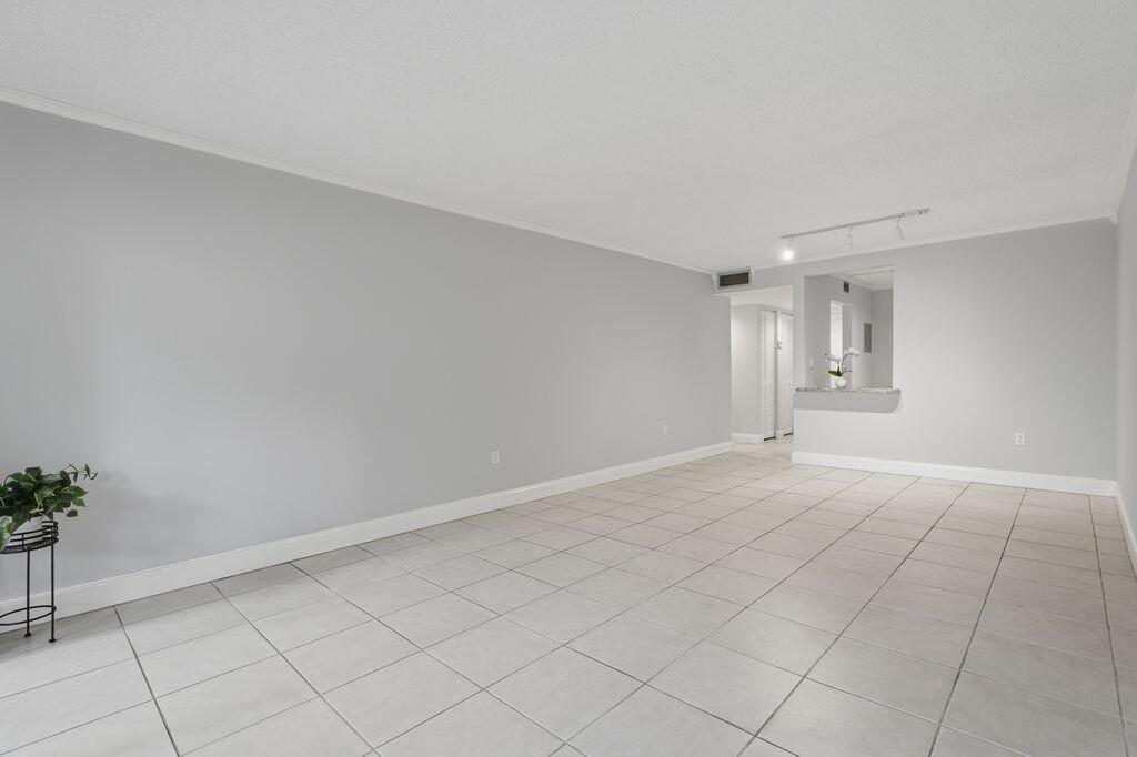 485 N PINE ISLAND Road A105, Plantation, FL 33324 photo 5