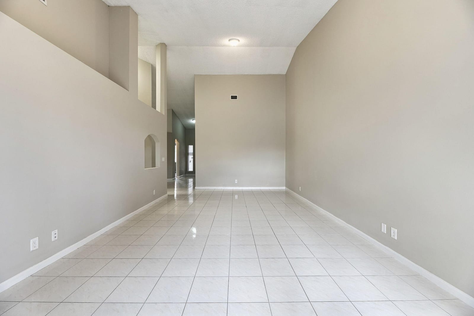 3069 LA MIRAGE Drive — photo 11