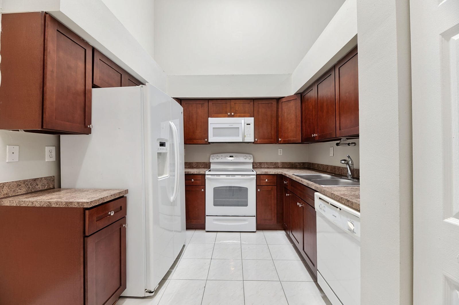 3069 LA MIRAGE Drive — photo 12