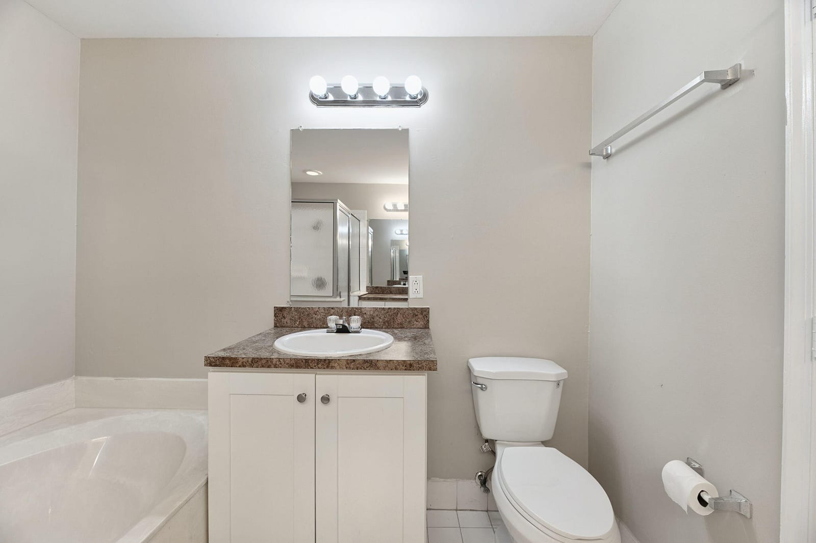 3069 LA MIRAGE Drive, Lauderhill, FL 33319 photo 23