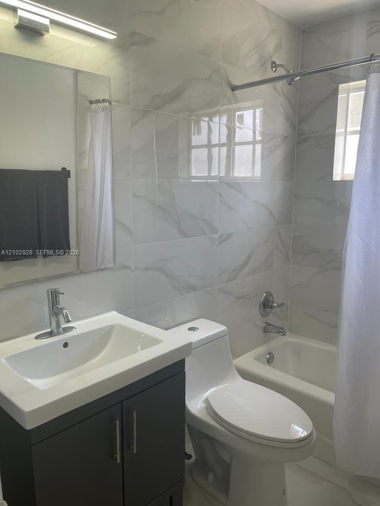 1030 NE 214th Street, Miami, FL 33179 photo 17