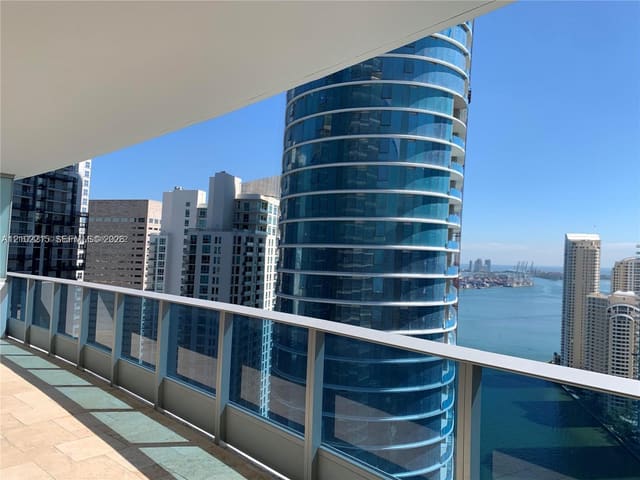 200 Biscayne Boulevard Way 3905, Miami, FL 33131