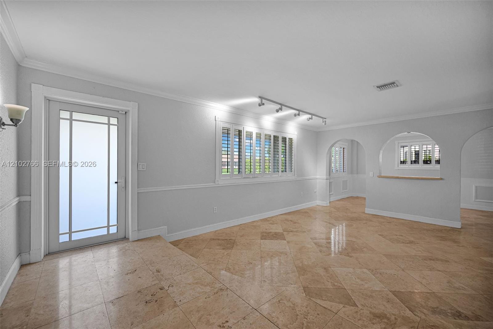 5845 SW 94th Place — photo 2