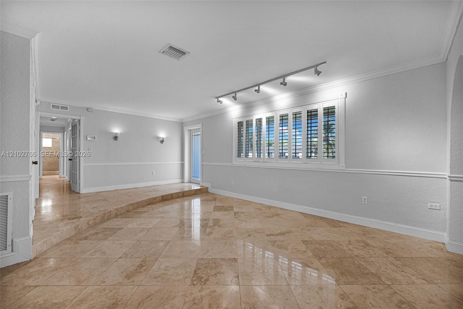 5845 SW 94th Place — photo 3