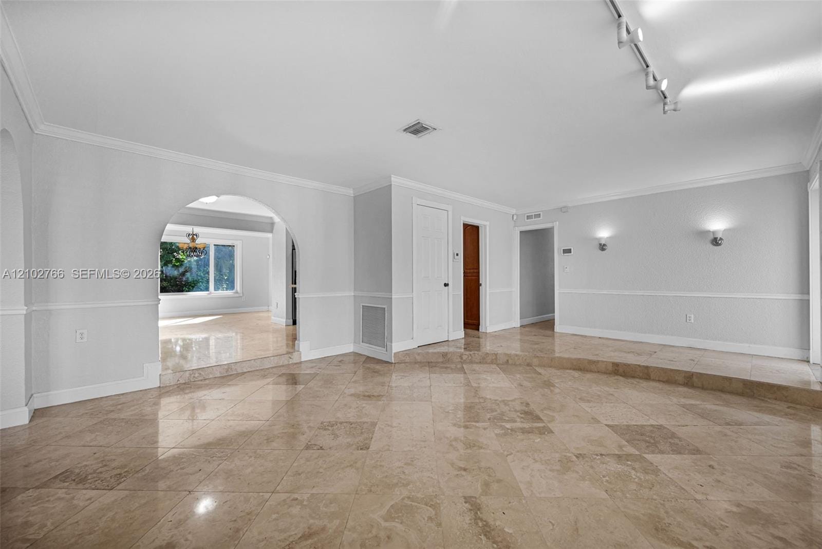 5845 SW 94th Place — photo 4