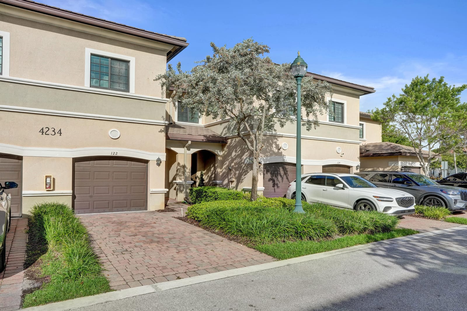 4234 N DIXIE Highway 122, Oakland Park, FL 33334 photo 3