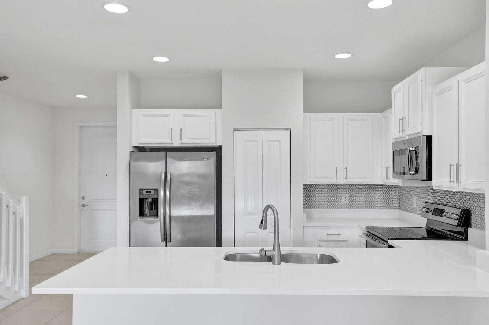 4234 N DIXIE Highway 122, Oakland Park, FL 33334 photo 8