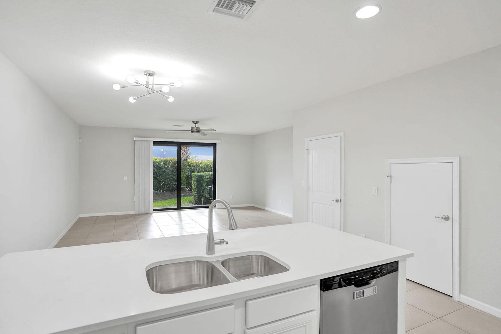 4234 N DIXIE Highway 122, Oakland Park, FL 33334 photo 9