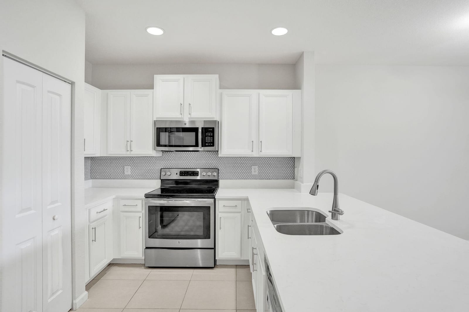 4234 N DIXIE Highway 122, Oakland Park, FL 33334 photo 10