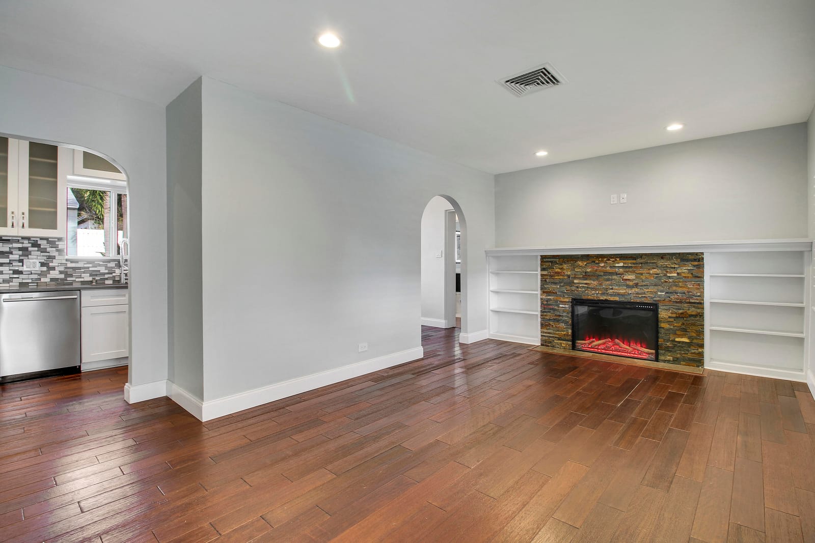 1111 N B Street — photo 5