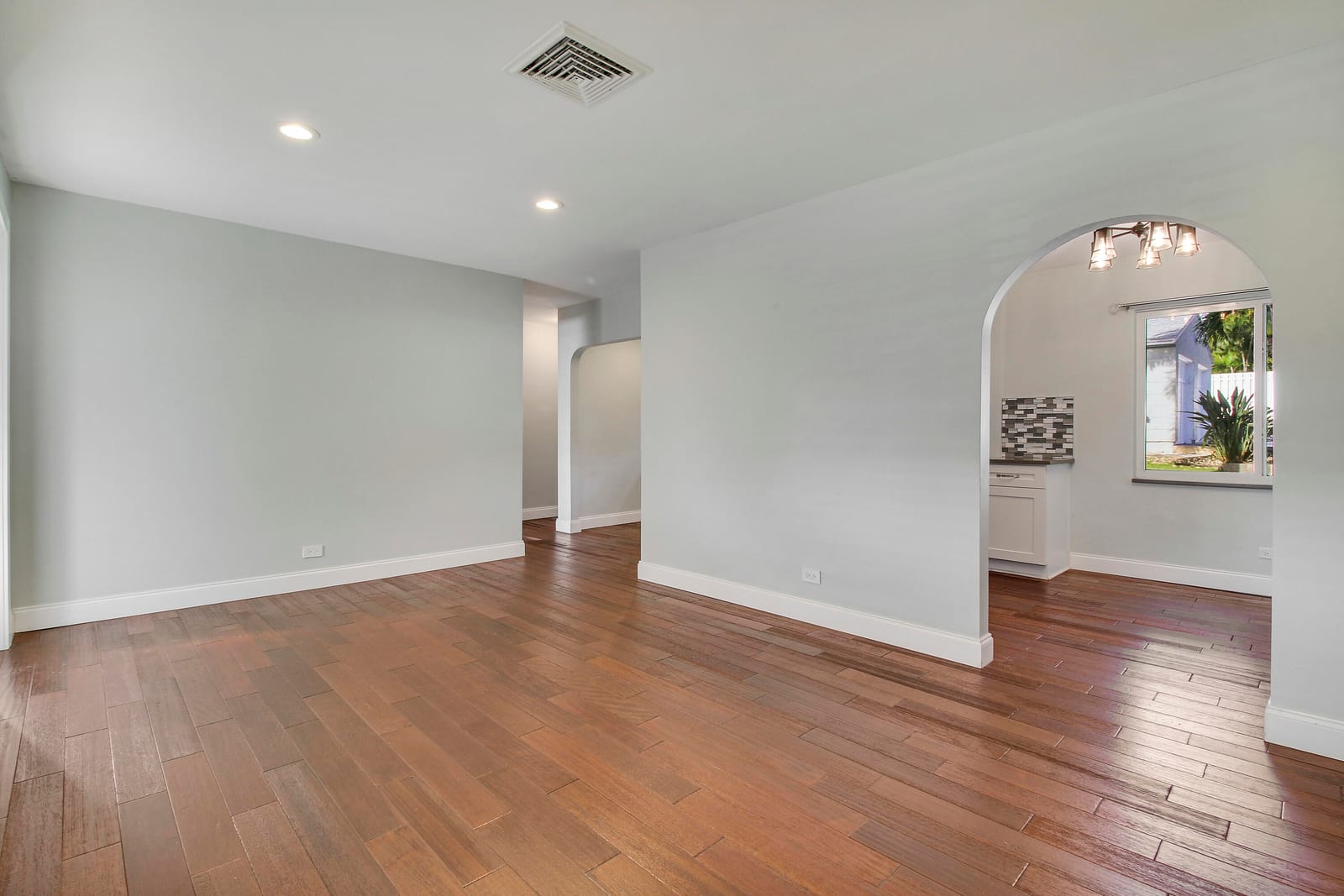 1111 N B Street — photo 6