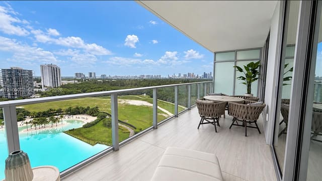 2411 Laguna Circle 1410, North Miami, FL 33181