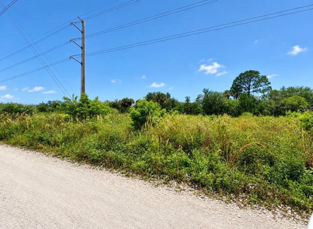 9655 24TH Street, Vero Beach, FL 32966