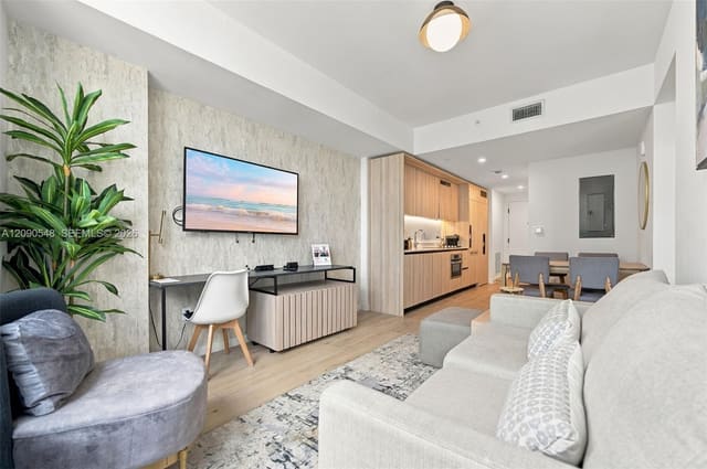 225 N Miami Avenue 3105, Miami, FL 33128