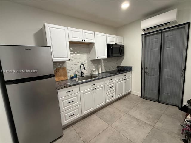 1701 SW Commargo Street B, Port St. Lucie, FL 34987