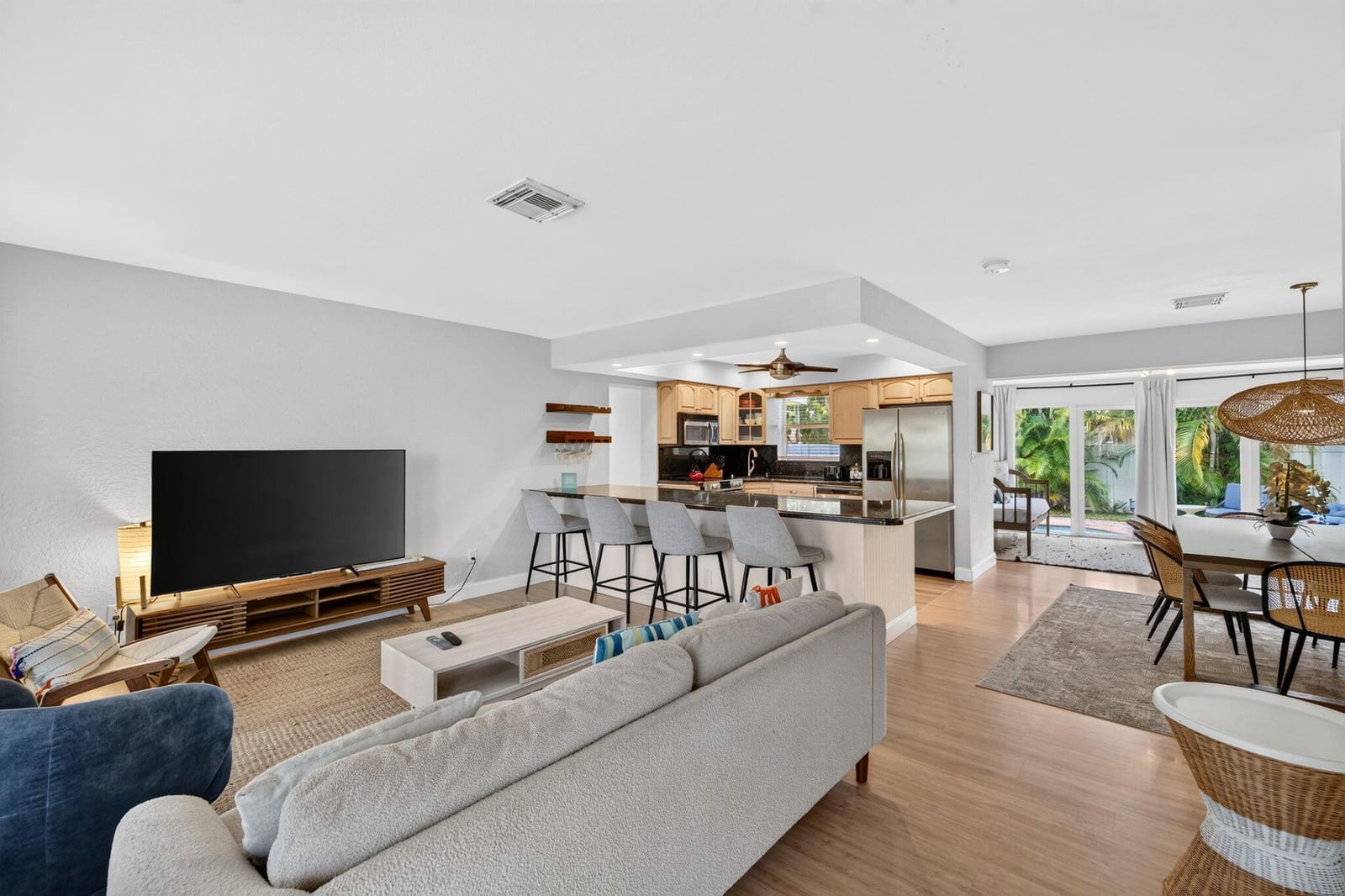 391 SE 6TH Court — photo 3