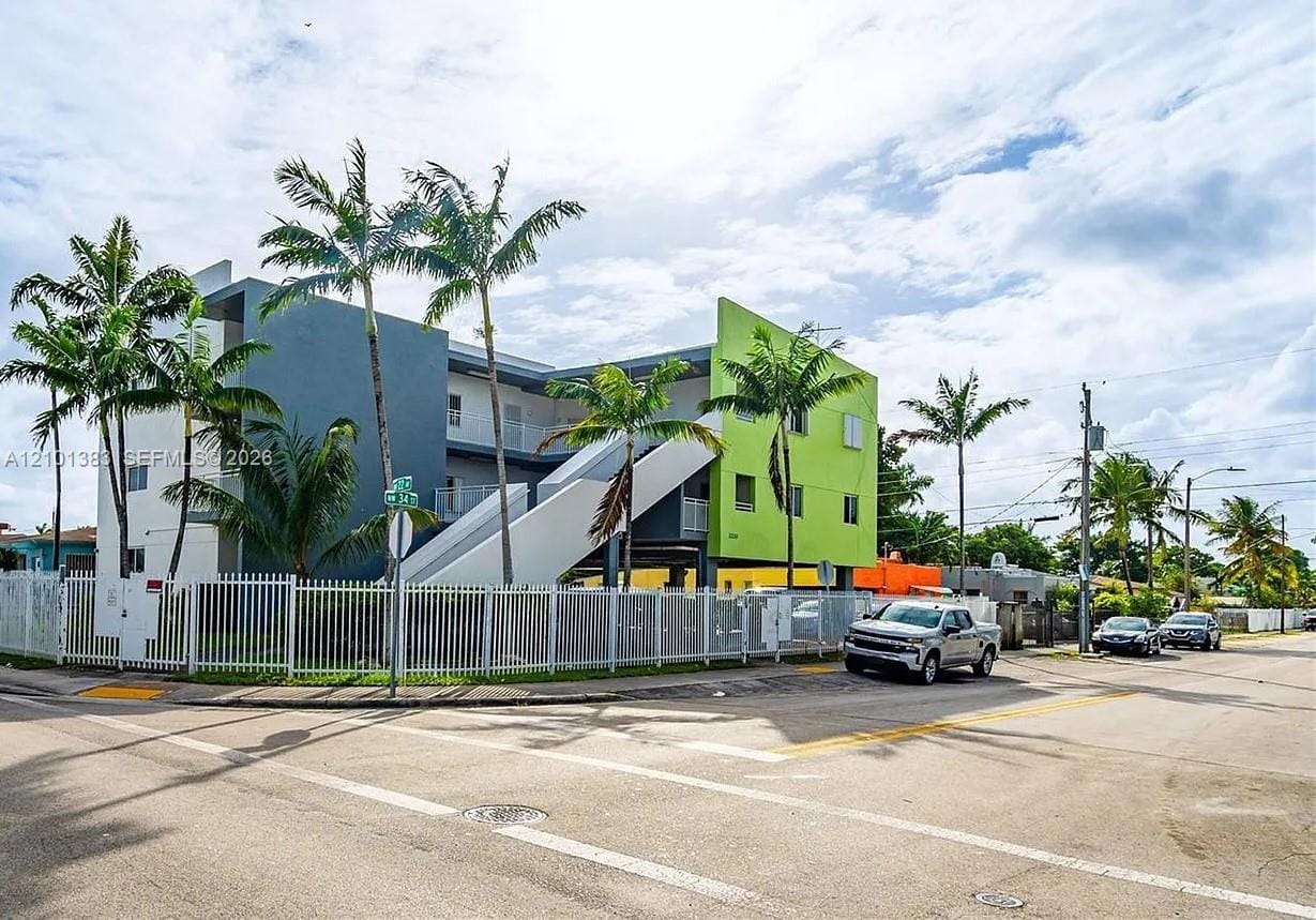 2210 NW 34th Street 204