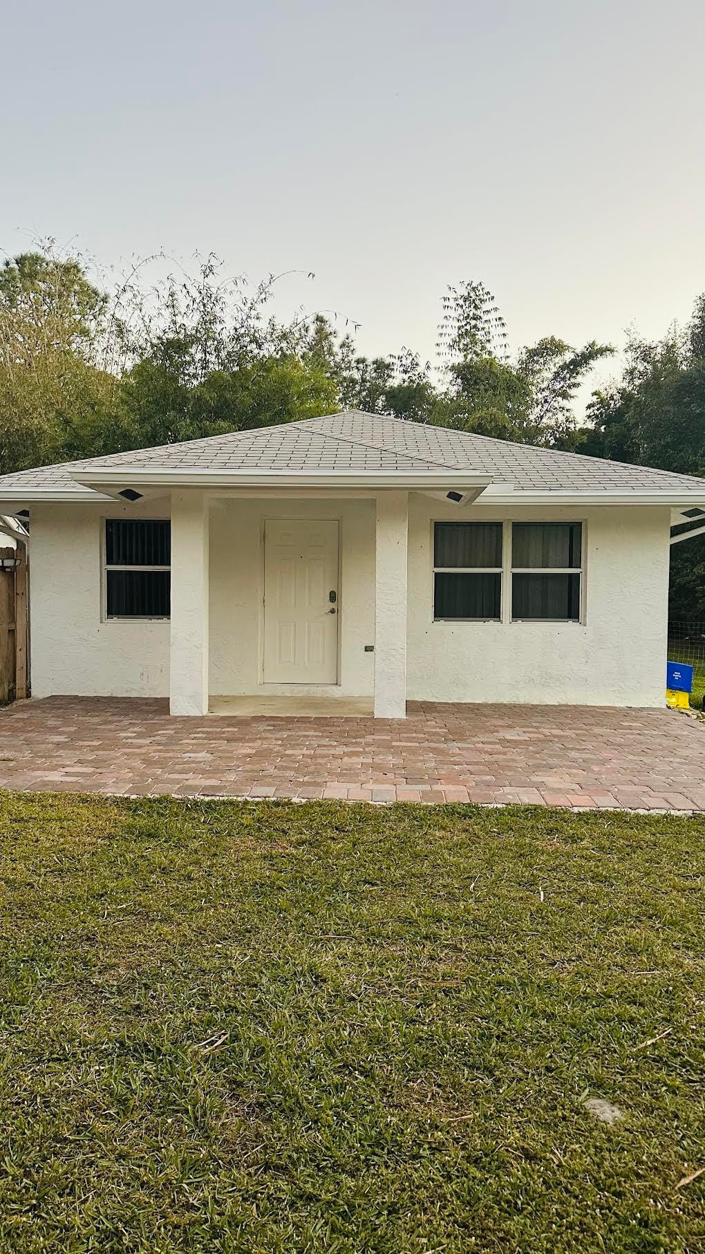 1 bedroom home for sale at 16930 93rd, The Acreage, FL 33470 — $1,700