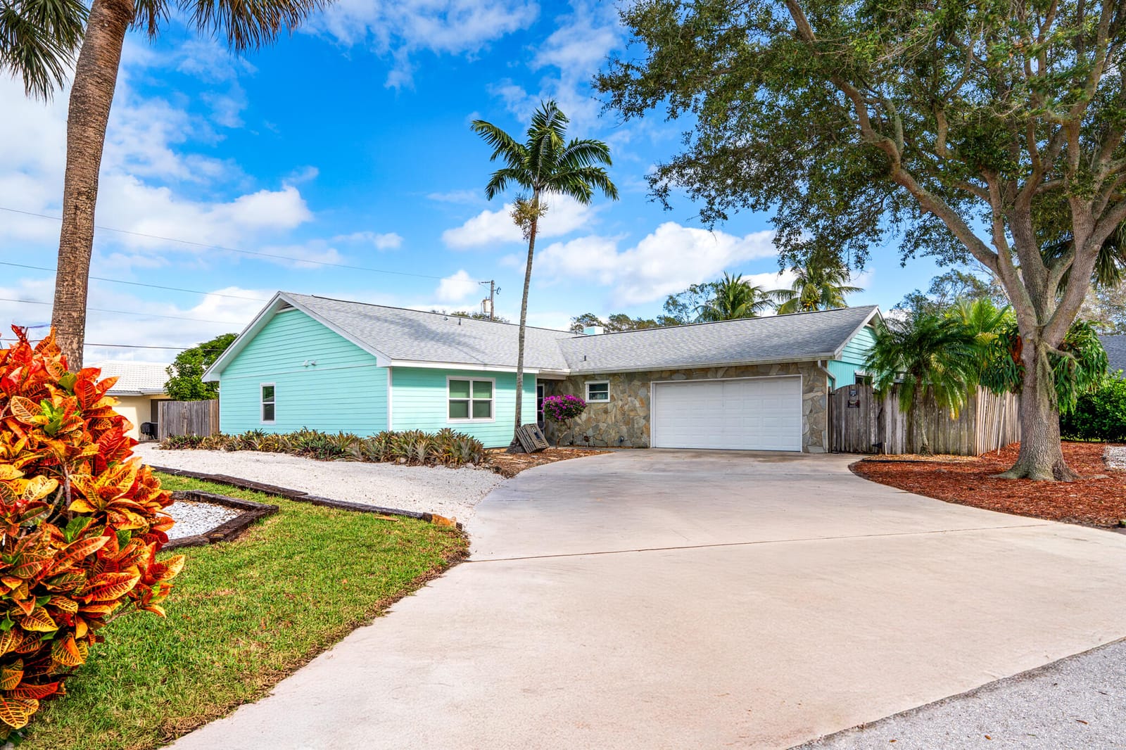 611 East Drive