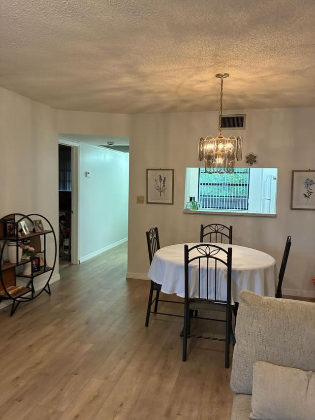 1000 COLONY POINT Circle 404, Pembroke Pines, FL 33026