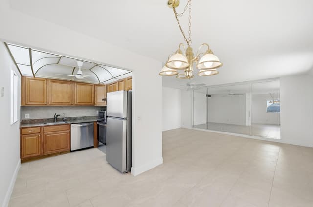 452 Brittany J, Delray Beach, FL 33446