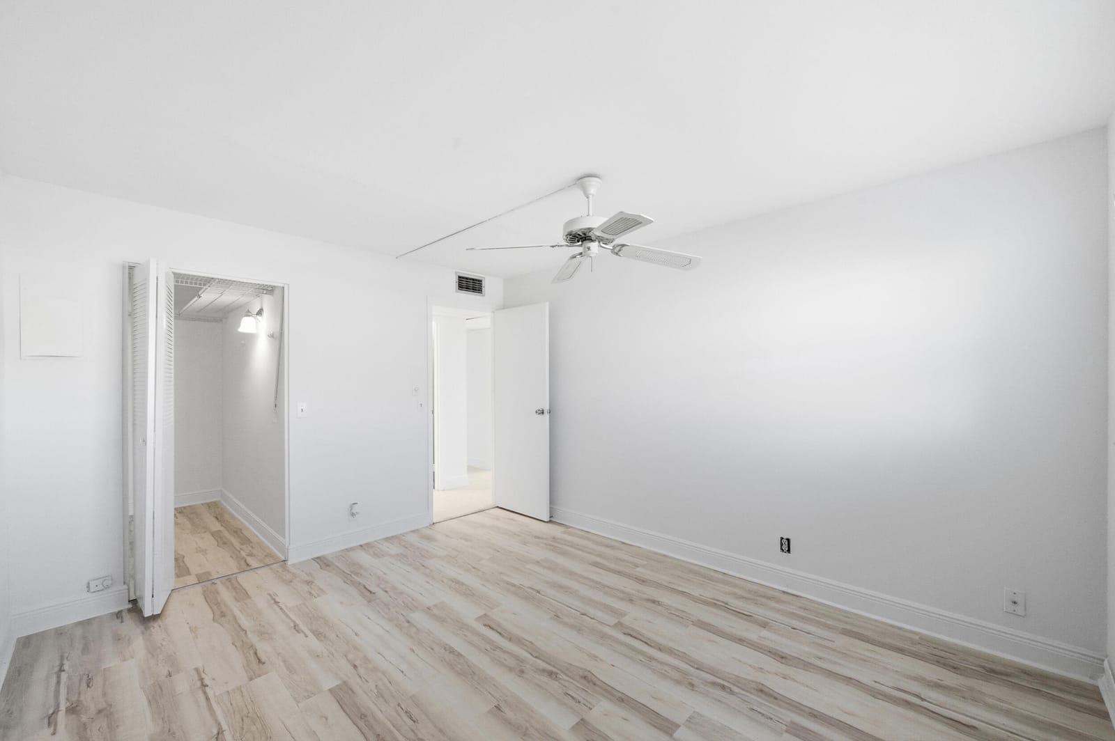 452 Brittany J, Delray Beach, FL 33446 photo 11