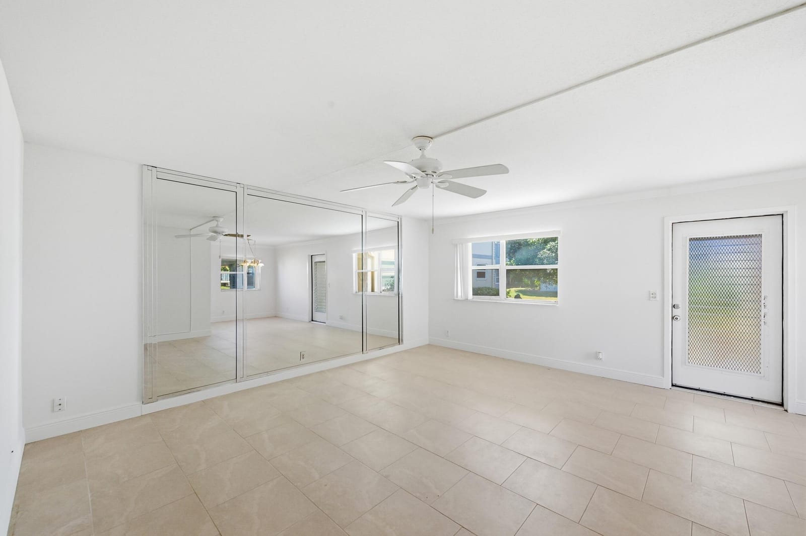 452 Brittany J, Delray Beach, FL 33446 photo 4
