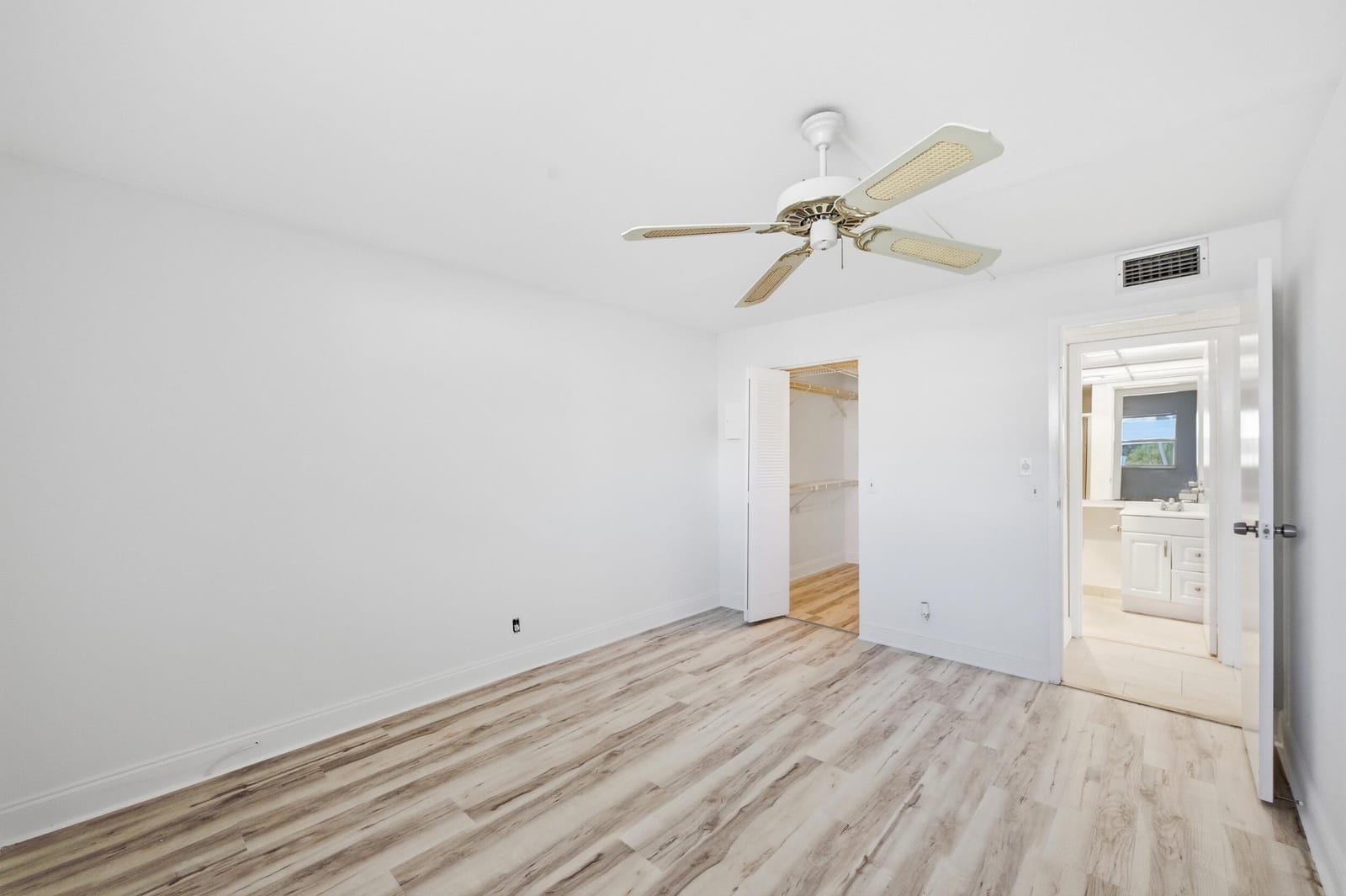 452 Brittany J, Delray Beach, FL 33446 photo 10