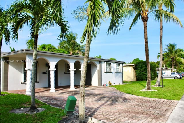 7761 NW 41st Street 7761, Davie, FL 33024