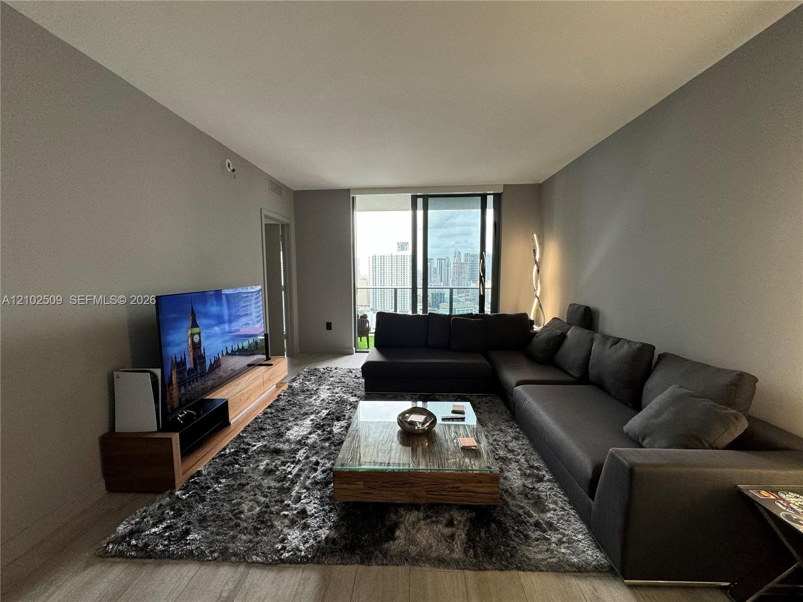 45 SW 9th Street 3010 — photo 3