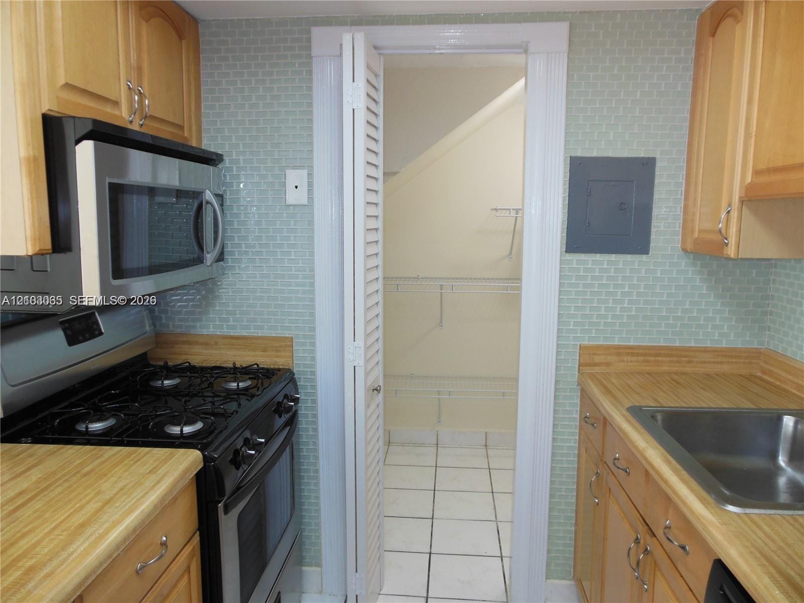 1350 W 53rd Street 8, Hialeah, FL 33012 photo 3