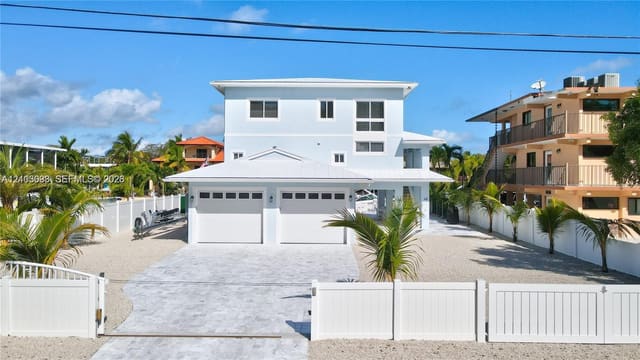 48 S Andros Road, Key Largo, FL 33037