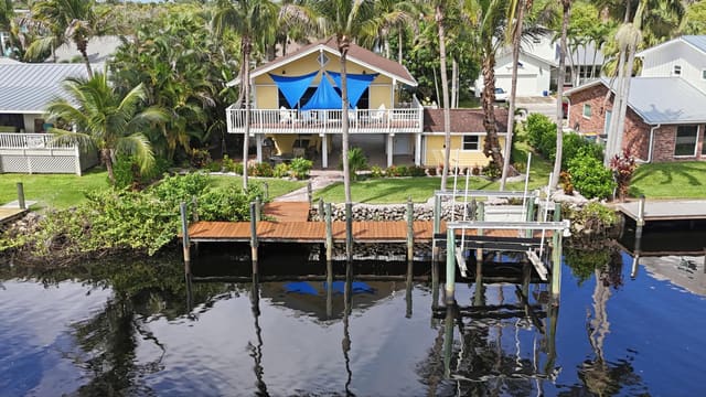 690 SW Salerno Road, Stuart, FL 34997