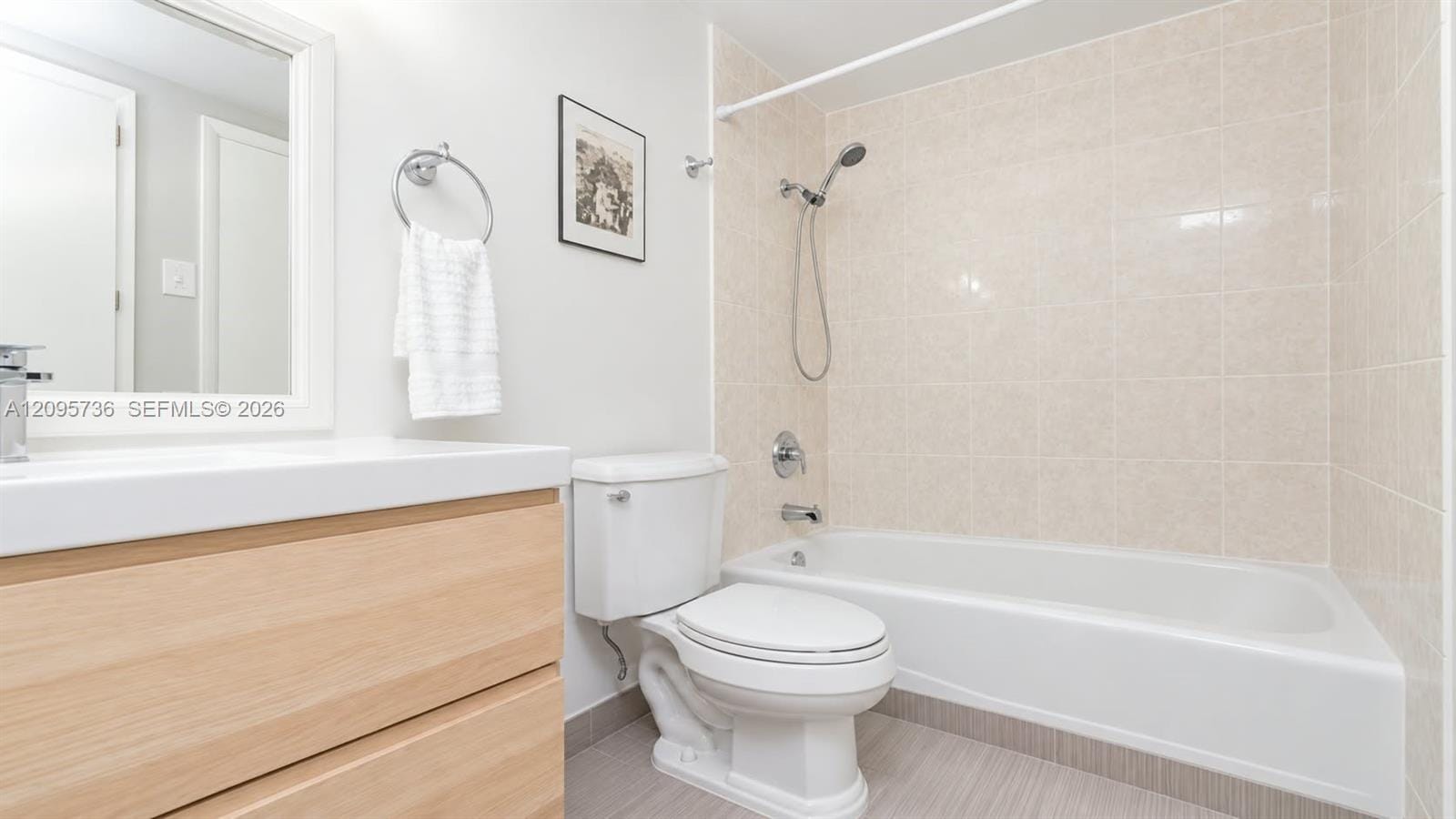 4200 Hillcrest Drive 705 — photo 8