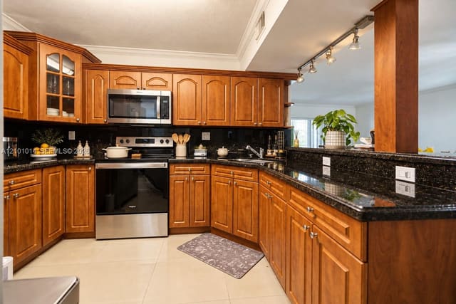 1171 NW 125th Court 104, Miami, FL 33182