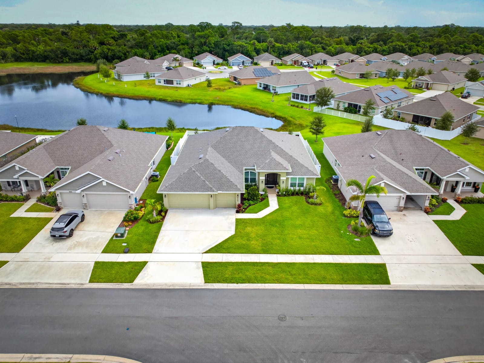 8525 WATERSTONE Boulevard, Fort Pierce, FL 34951 photo 3