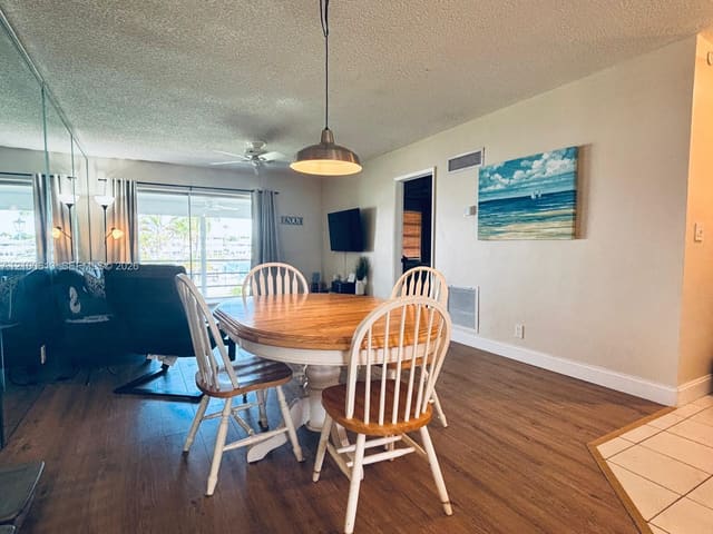 298 SE 6th Avenue 15, Pompano Beach, FL 33060
