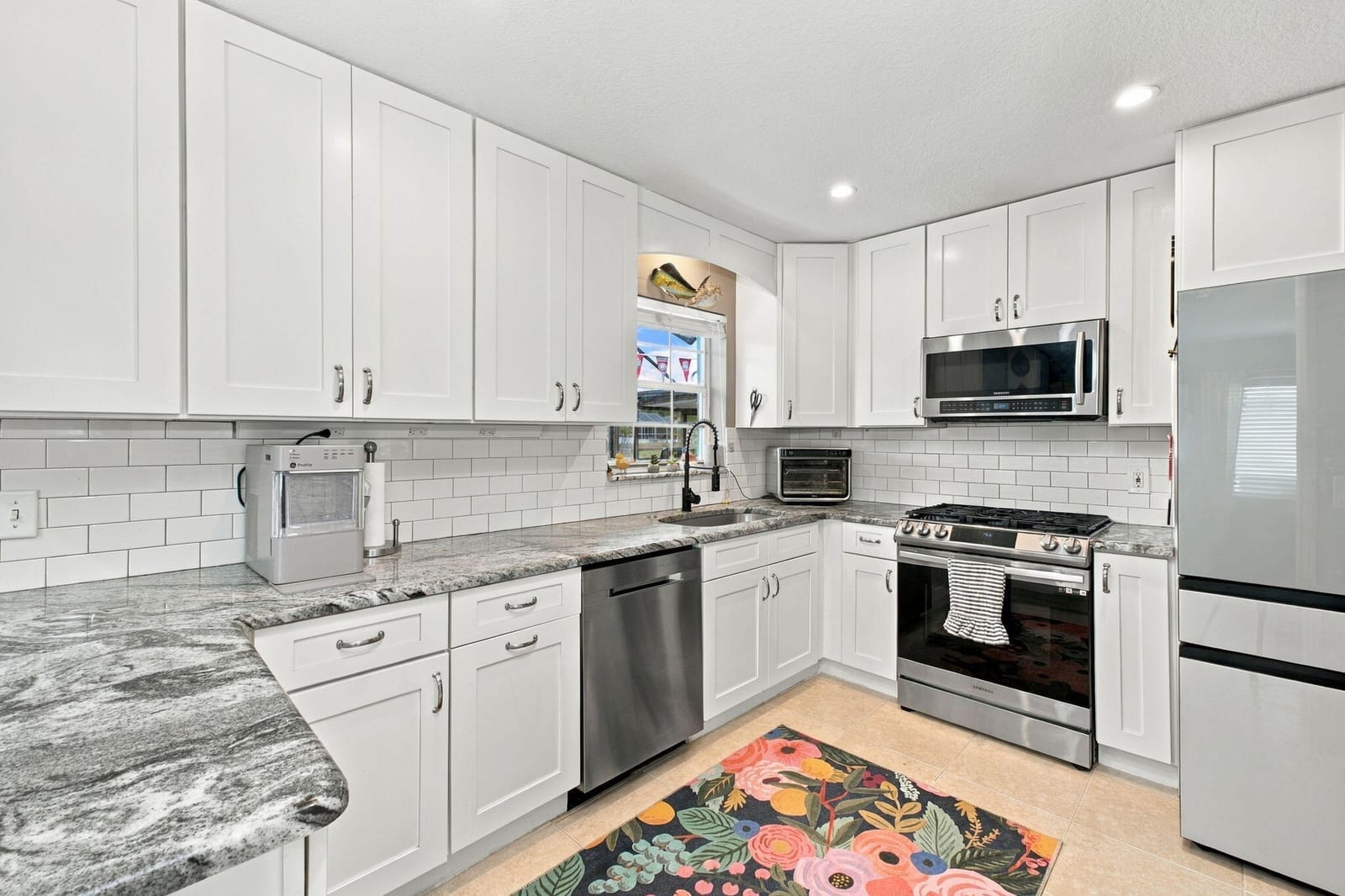 180 NE Surfside Avenue, Port St. Lucie, FL 34983 photo 9
