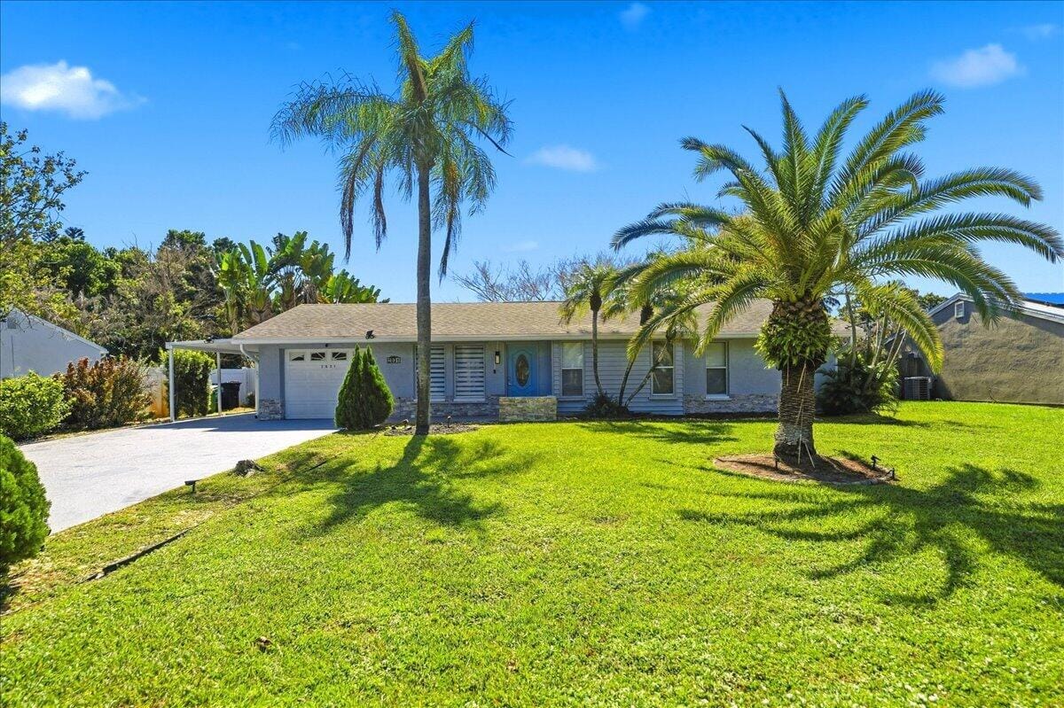 2031 SE NEW YORK Street, Port St. Lucie, FL 34952 photo 2